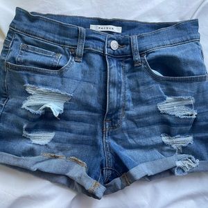 EVERYTHING MUST GO ‼️‼️‼️ PACSUN THE SHORTIE SIZE 26‼️‼️‼️ MEDIUM WASH SHORTS‼️